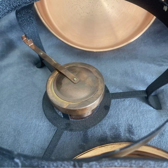 Pair of pots and double lighter. 20th century. Made of copper and gilded metal. - Picture 6 of 10